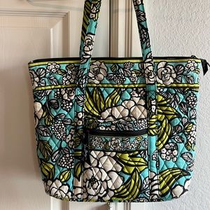 Vera Bradley Villager in Island Blooms print